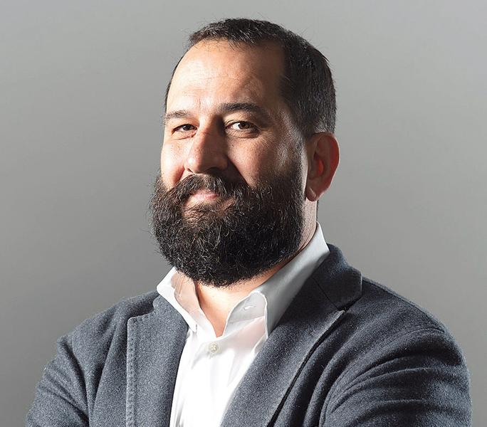 Ion Schiau s-a întors în ROMÂNIA din pasiunea pentru ceasornicarie