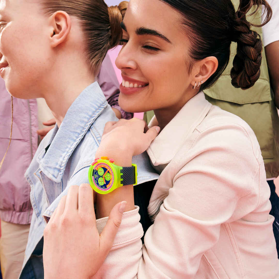 Swatch Neon to the Max - lifestyle