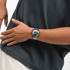 Ceas Swatch Street Eye SUOZ372 - lifestyle